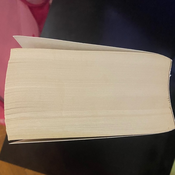 IT Stephen King Paperback Book 2017 Movie Cover Horror Reading Pennywise Clown - Picture 5 of 5